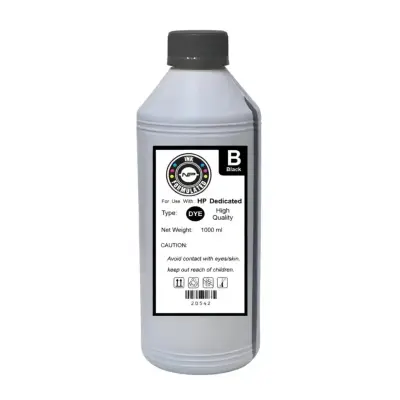 Botella de tinta dye compatible HP color negro de 1 litro, sobre fondo blanco