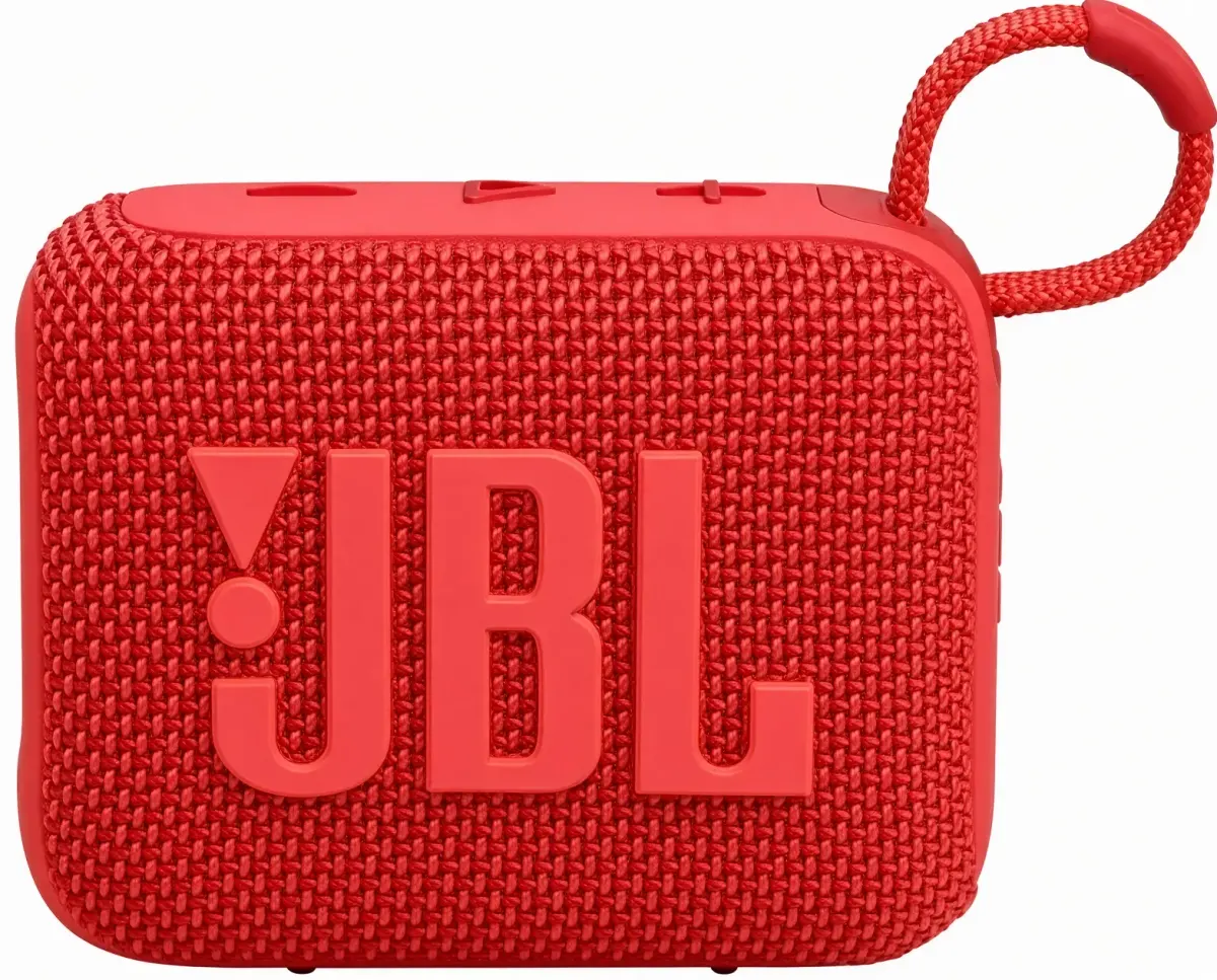 Parlante JBL Go 4 rojo visto de frente, con el logotipo JBL en relieve y el asa de tela