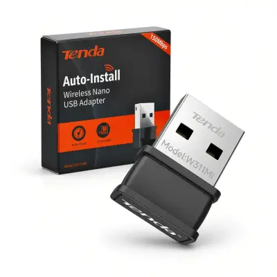 Adaptador USB nano negro con conector metálico, junto a su caja negra y naranja